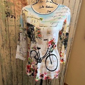 Jess & Jane 3/4 Sleeve Tee Size Medium. Pattern is Floral Bicycle